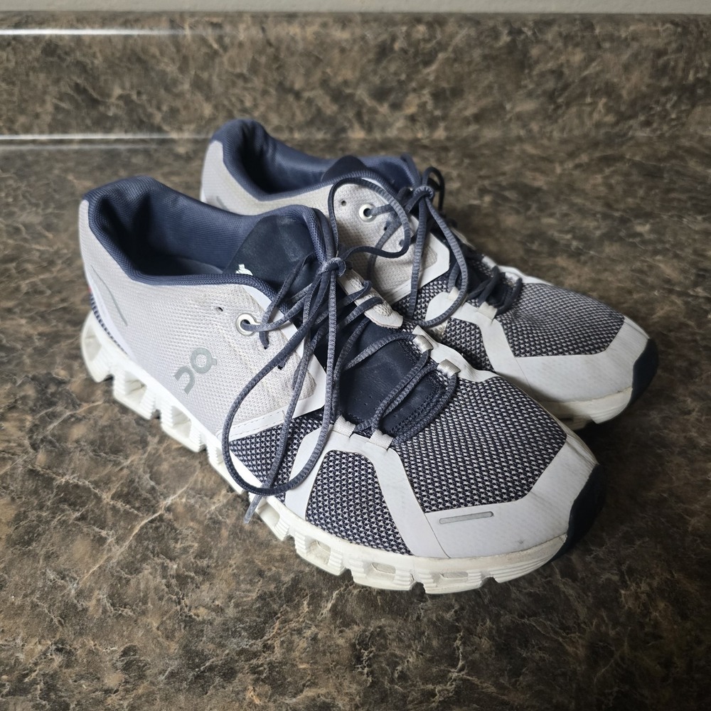 ON Cloud 5 Sneakers Women's Size 9 Navy/ Gray